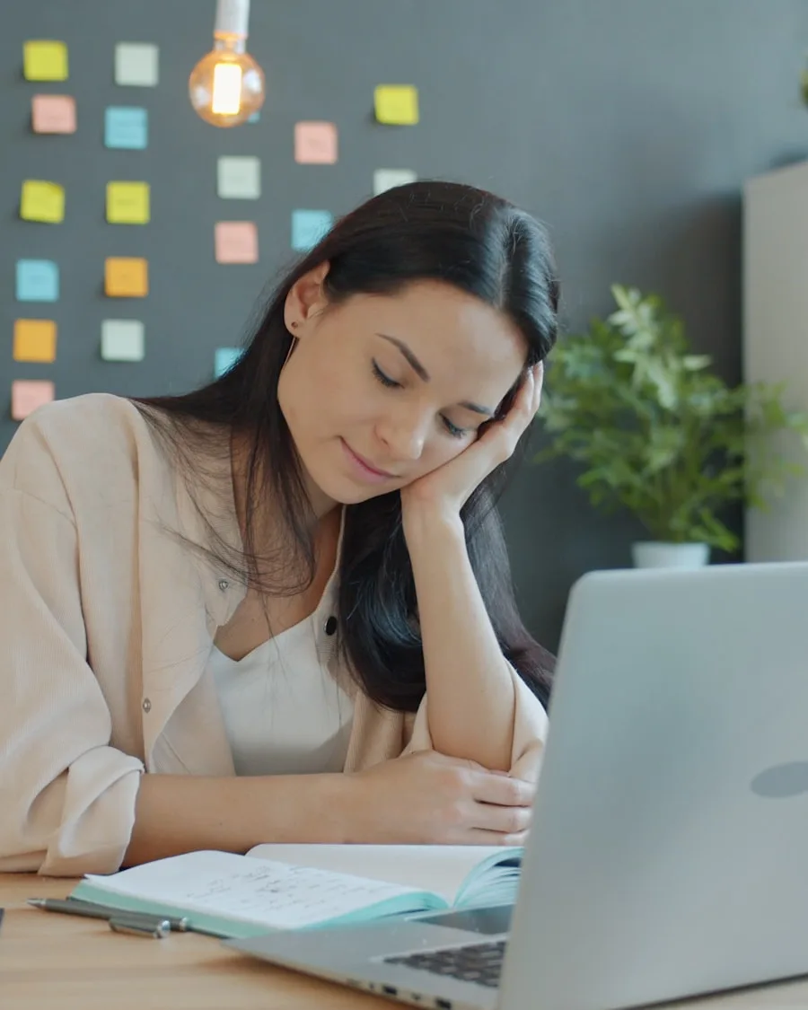 Persistent exhaustion and stress, the symptoms behind the adrenal fatigue label